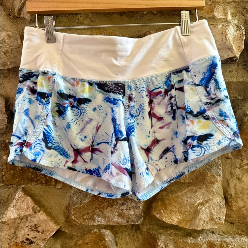 Lululemon athletica water colored shorts 4’ size 6